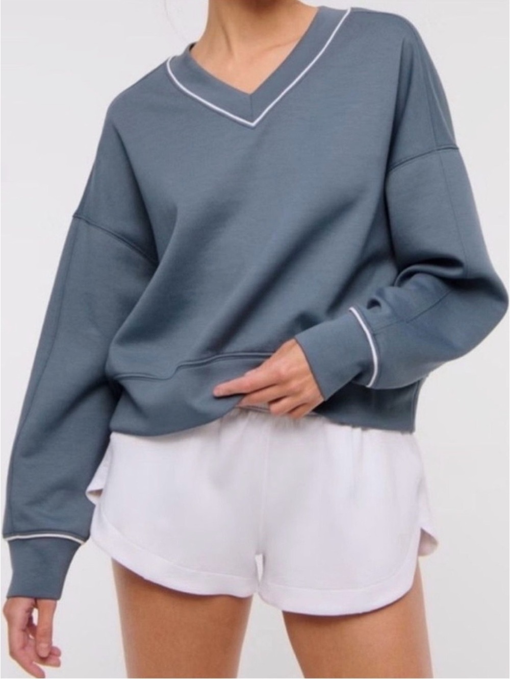 Abercrombie YPB neoKNIT Blue V Neck Cropped Pullover Sweatshirt S